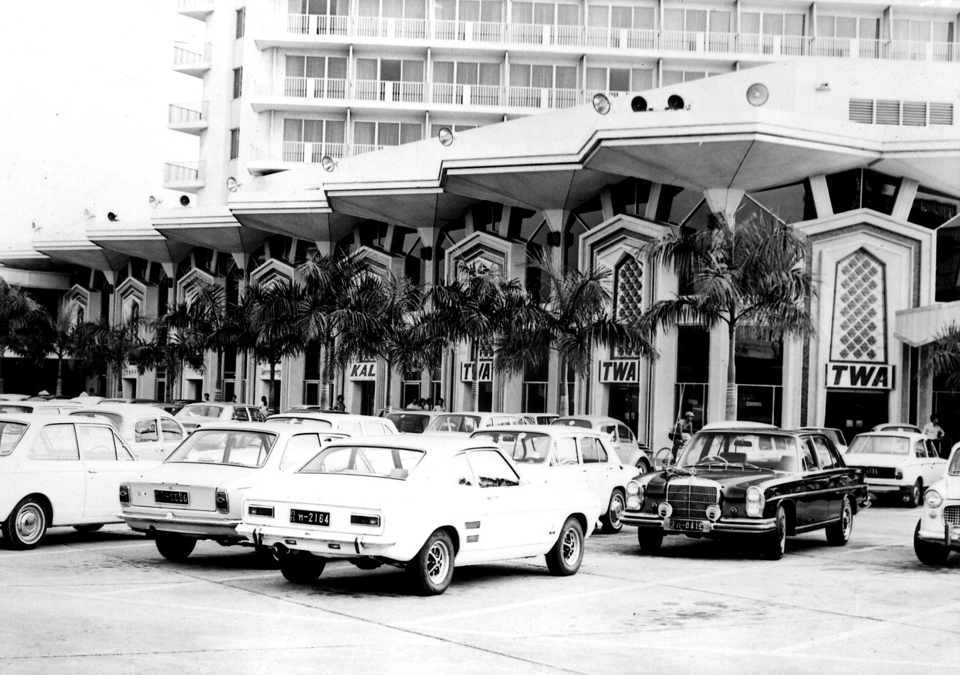 รถยนต์ โรงแรมดุสิตธานี 1970s 