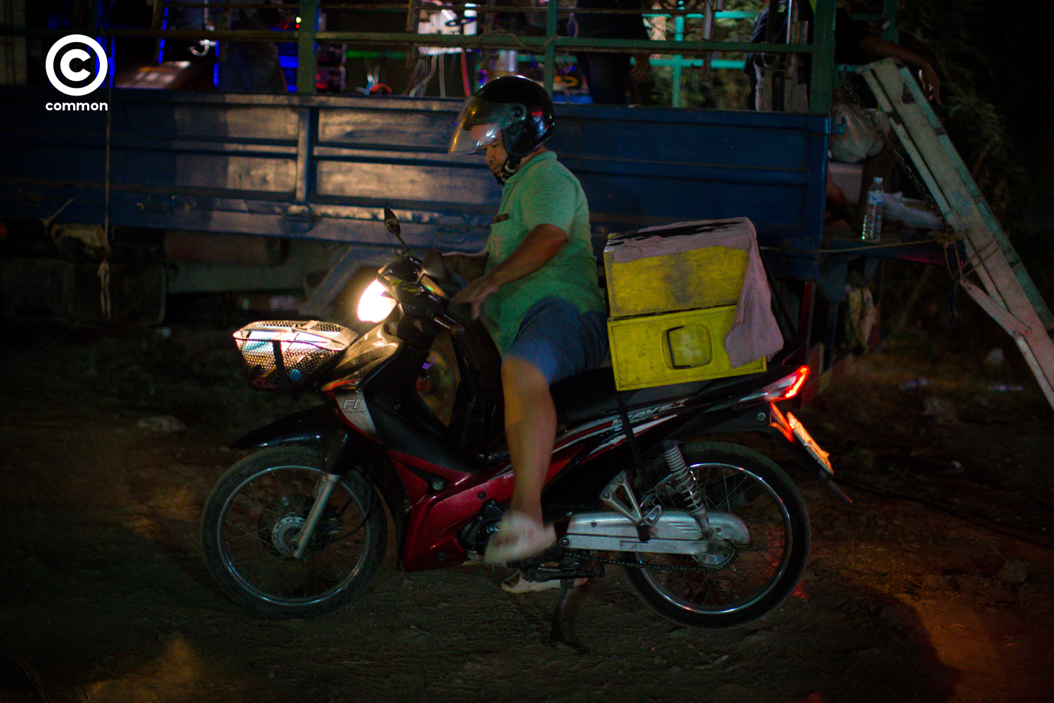 #Photo Essay #คนฉายหนัง #หนังกลางแปลง #ฟิล์ม35มม.