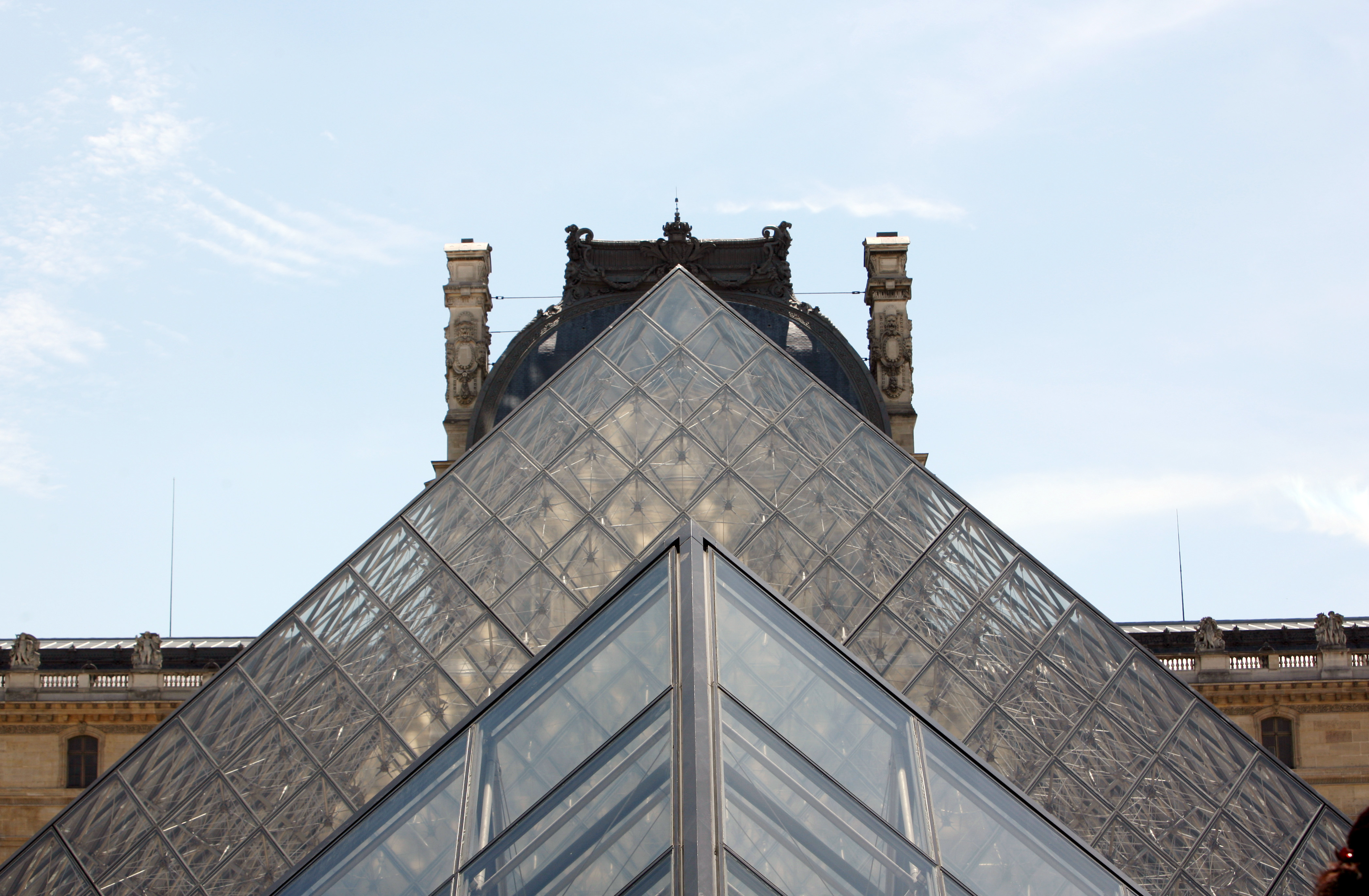Louvre pyramid 