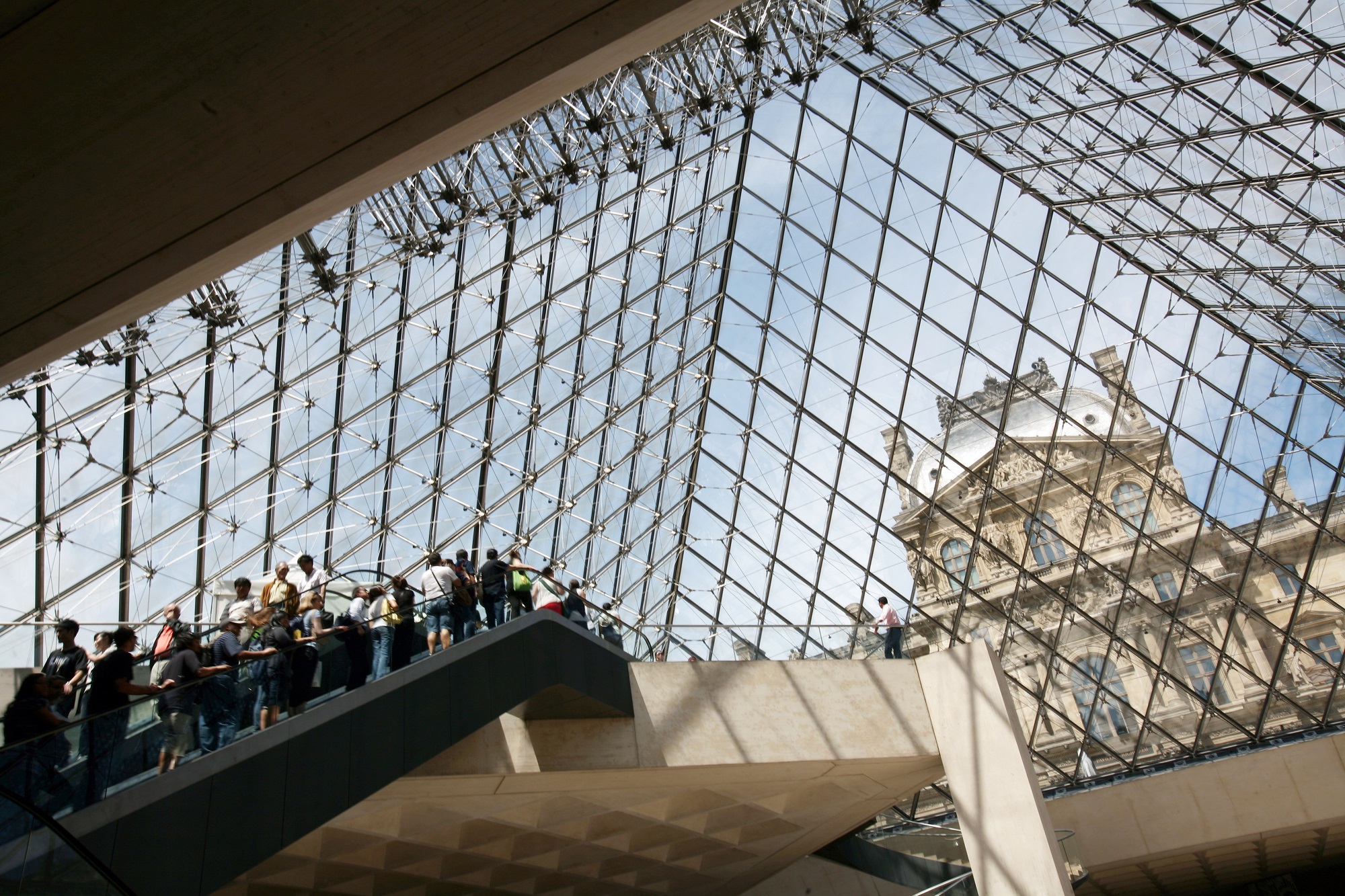 Louvre pyramid 