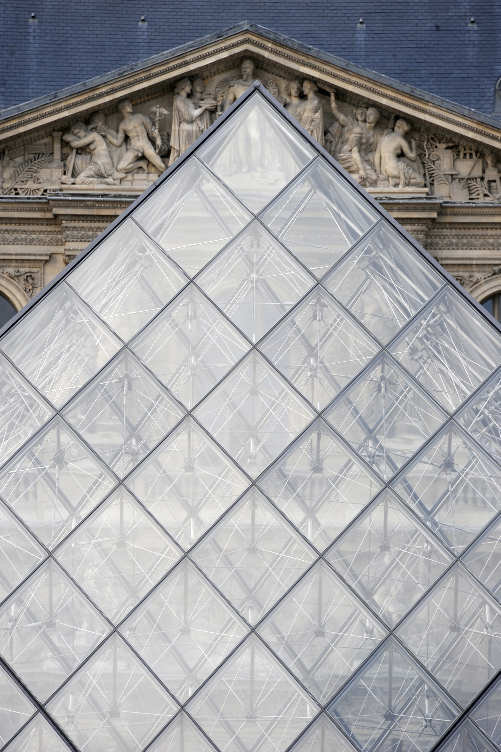 Louvre pyramid 