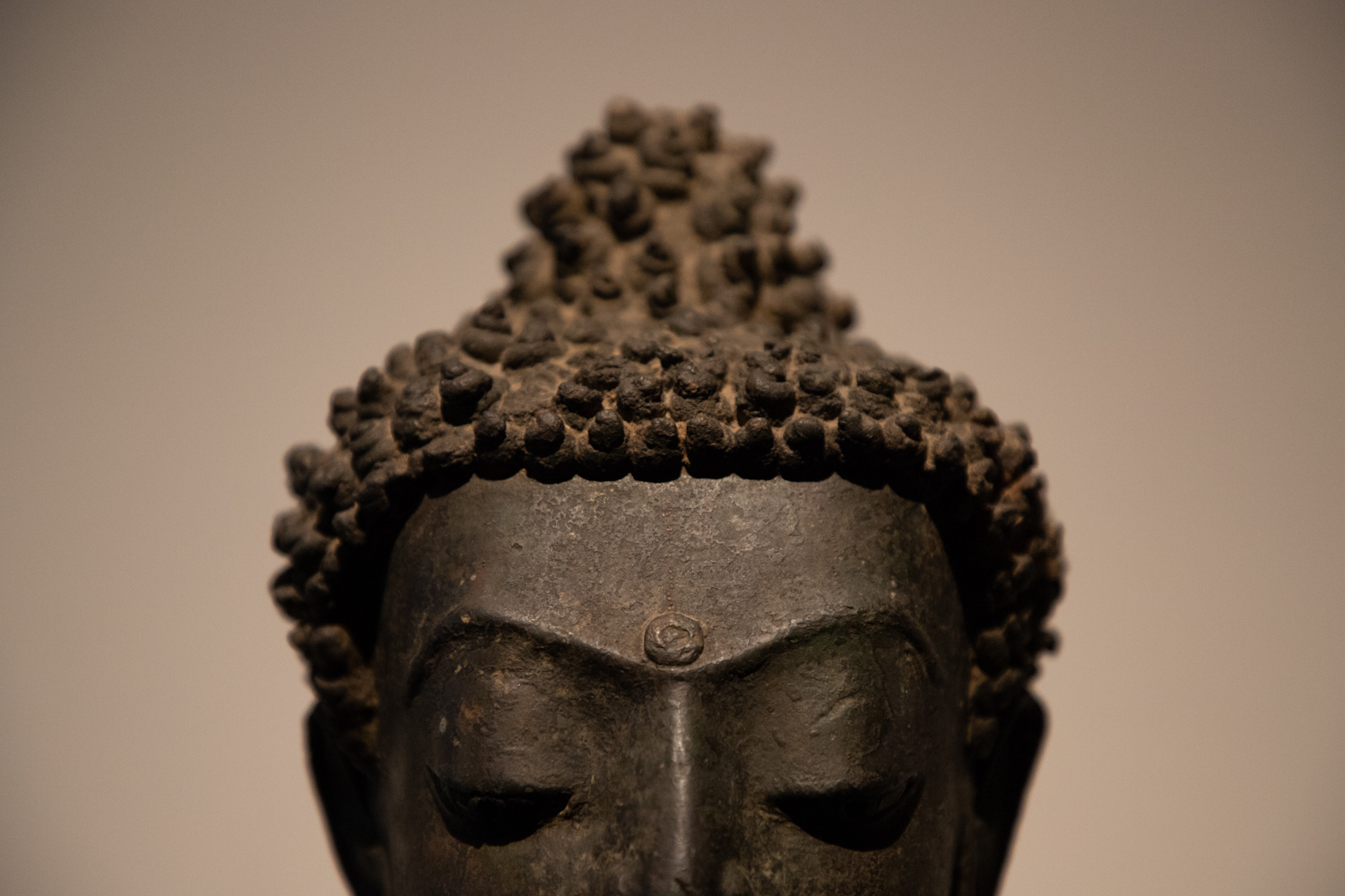 #เศียรพระ #ศิลปะโบราณ #พระพุทธรูป #photoessay #culture 