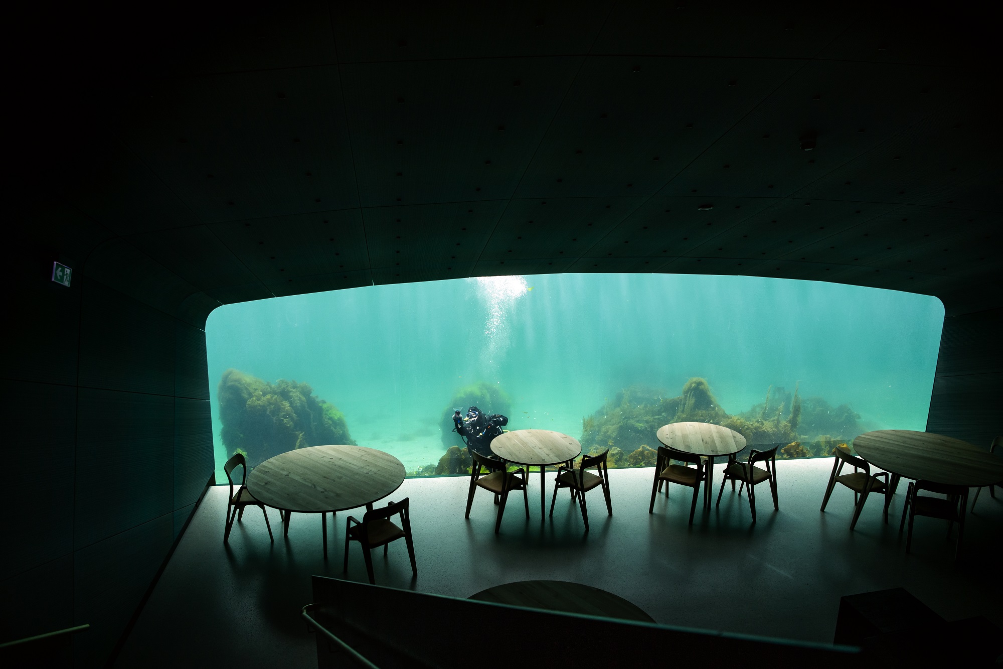 underwater restaurant