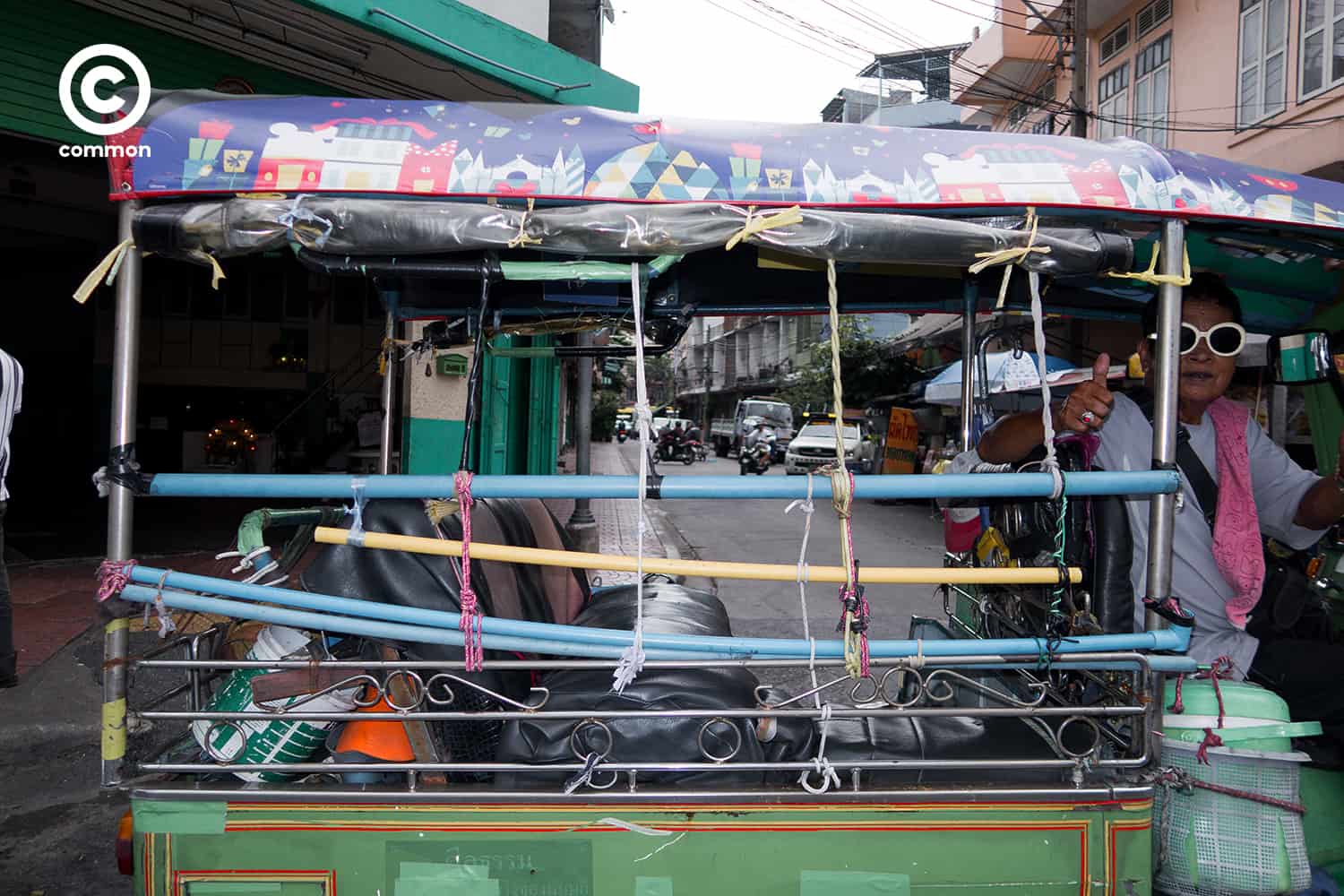 #photoessay #culture #ตุ๊กตุ๊ก #กันขโมย #ที่กันขโมย