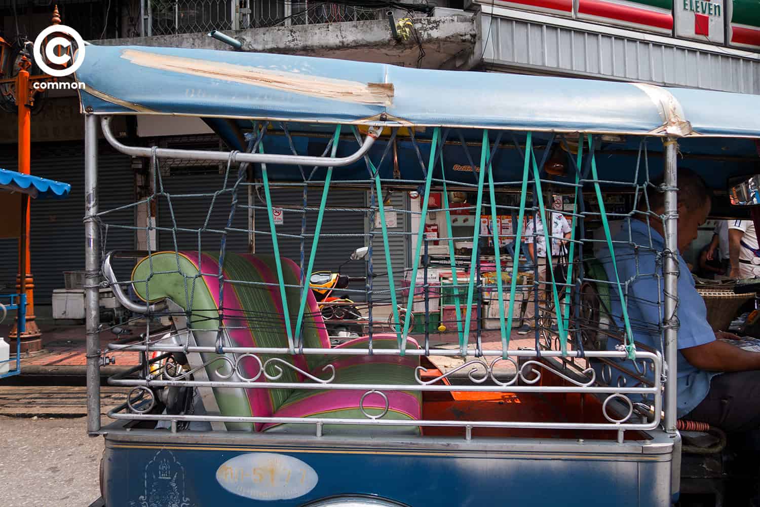 #photoessay #culture #ตุ๊กตุ๊ก #กันขโมย #ที่กันขโมย