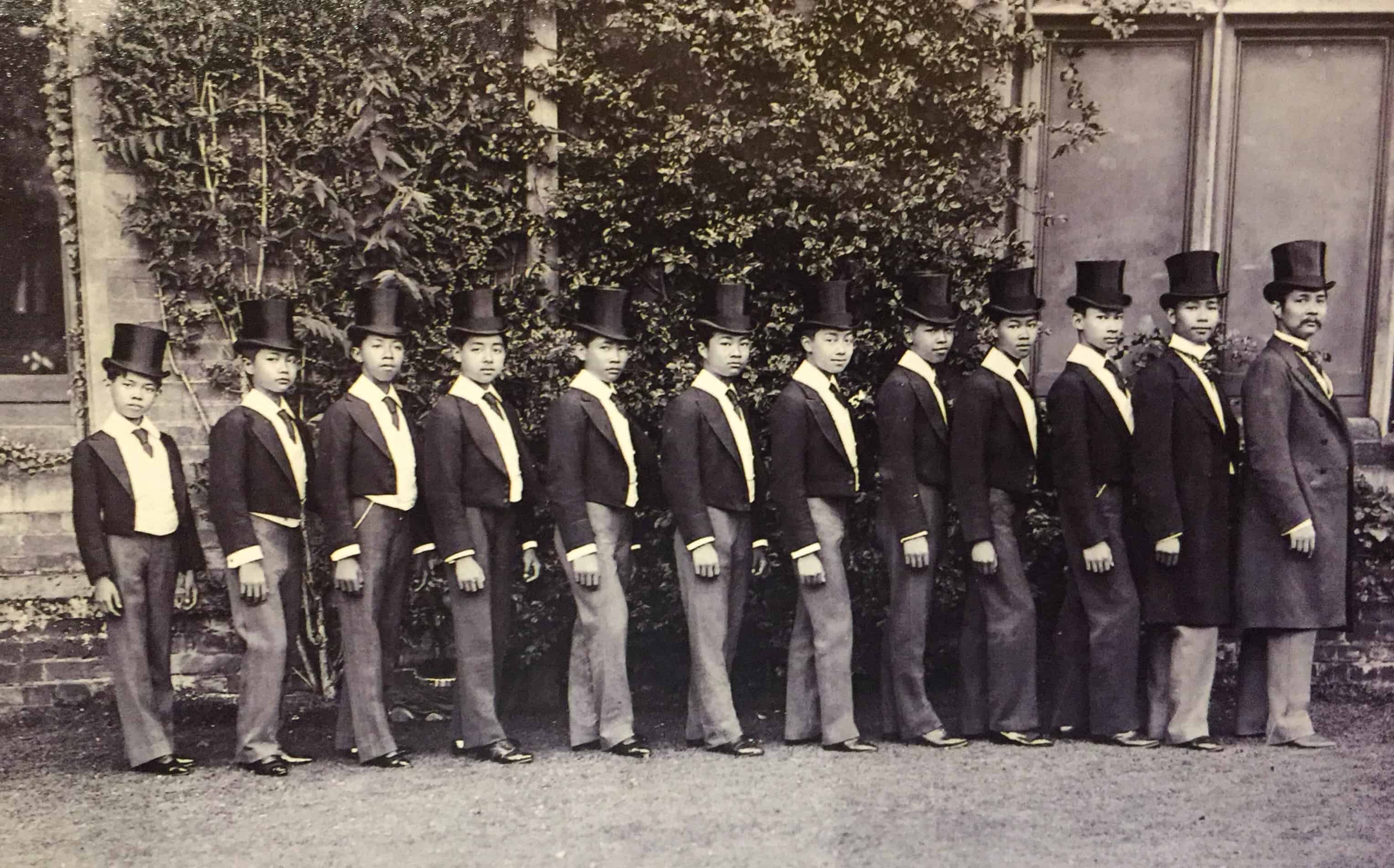 รัชกาลที่ 5 พระบาทสมเด็จพระจุลจอมเกล้าเจ้าอยู่หัว King Rama V 5 ลูก พ่อ พระราชโอรส ยุโรป ประพาส