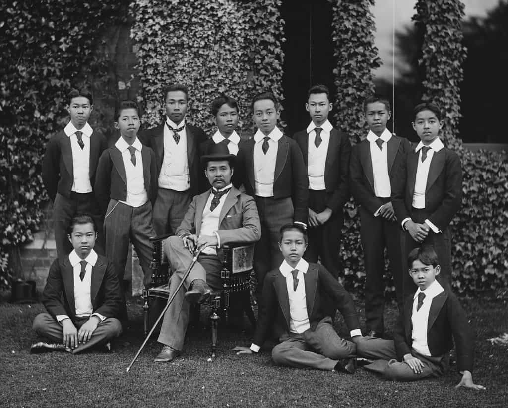 รัชกาลที่ 5 พระบาทสมเด็จพระจุลจอมเกล้าเจ้าอยู่หัว King Rama V 5 ลูก พ่อ พระราชโอรส ยุโรป ประพาส