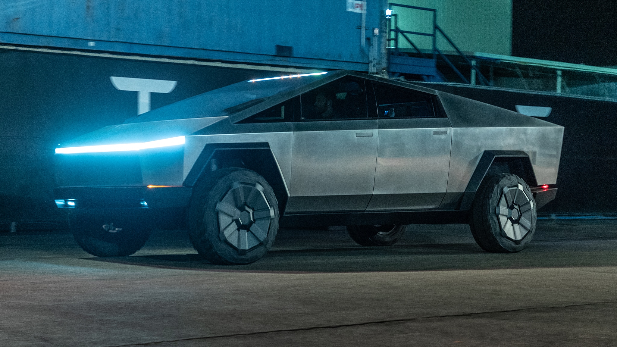 รถยนต์ ดีไซน์ ออกแบบ รถ เหลี่ยม โค้ง มน เปลี่ยน ทำไม boxy tesla cybertruck