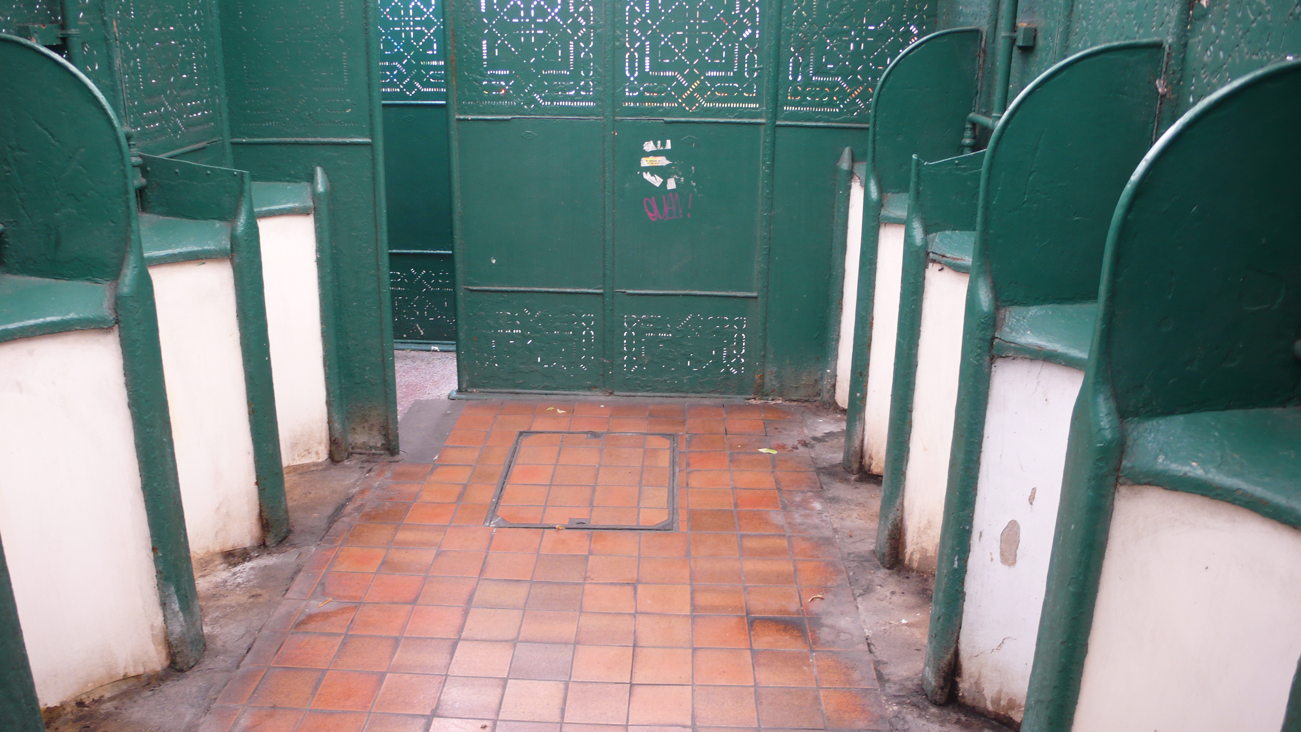 Victorian-urinal-