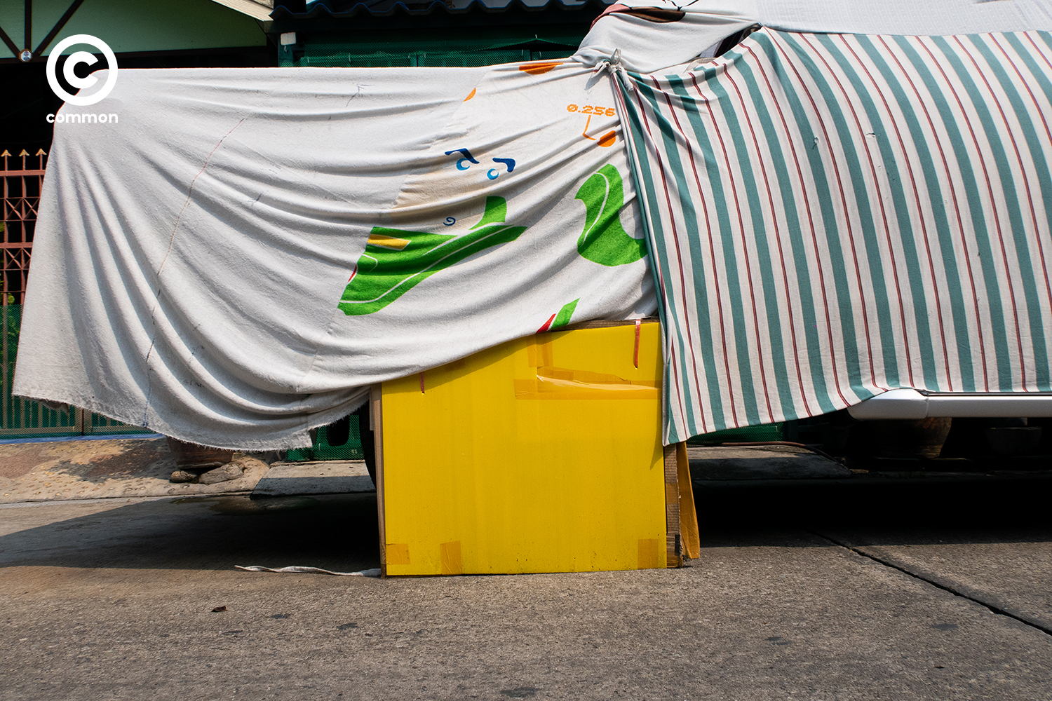 #photoessay #วัสดุเหลือใช้ #ที่กันสุนัขฉี่ #ล้อรถยนต์ #CULTURE #common 