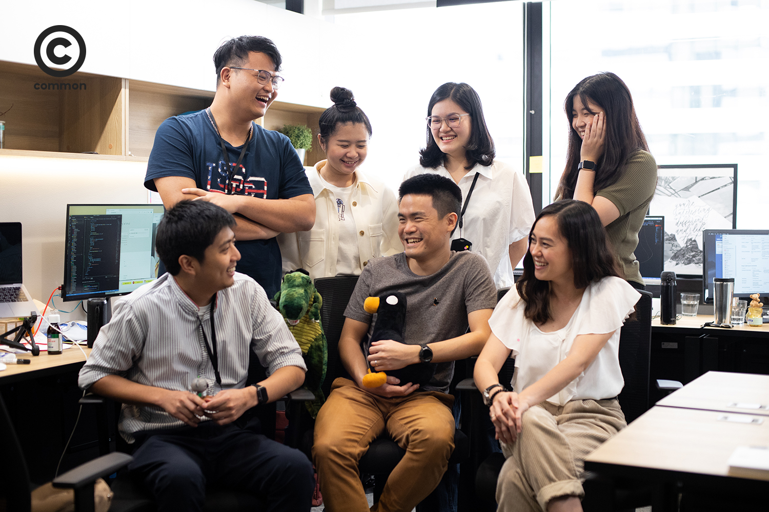 บริษัท 5Lab COVIDTracker COVID-19 โควิด-19 เว็บแอพ เว็บไซต์ พิกัด ผู้ติดเชื้อ รมิดา จึงไพศาล พัชรินทร์ ตันชัยเอกกุล นิธิ ประสานพานิช อาพร พลานุเวช เตชินท์ ตันตินีรนาท แพรว เพ็ญพรรธน์ เจริญพานิช ดลพร วรญาณโกศล